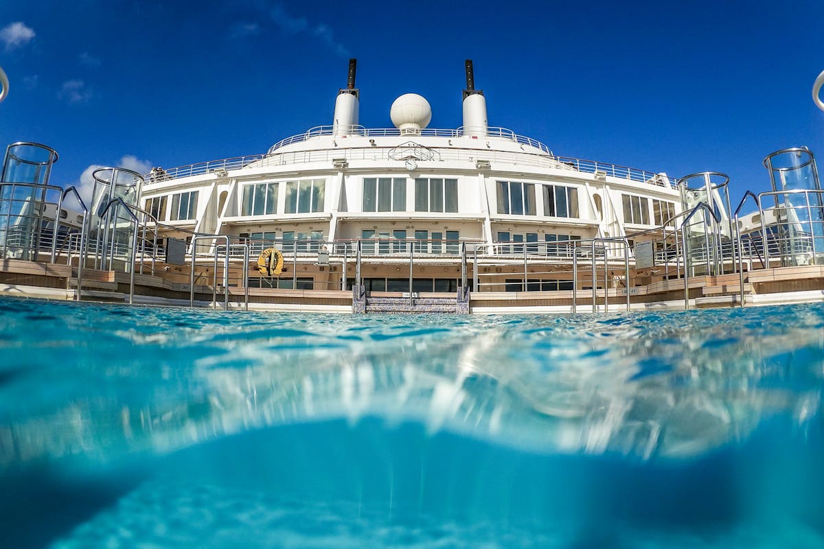 Queen Mary 2 Pool