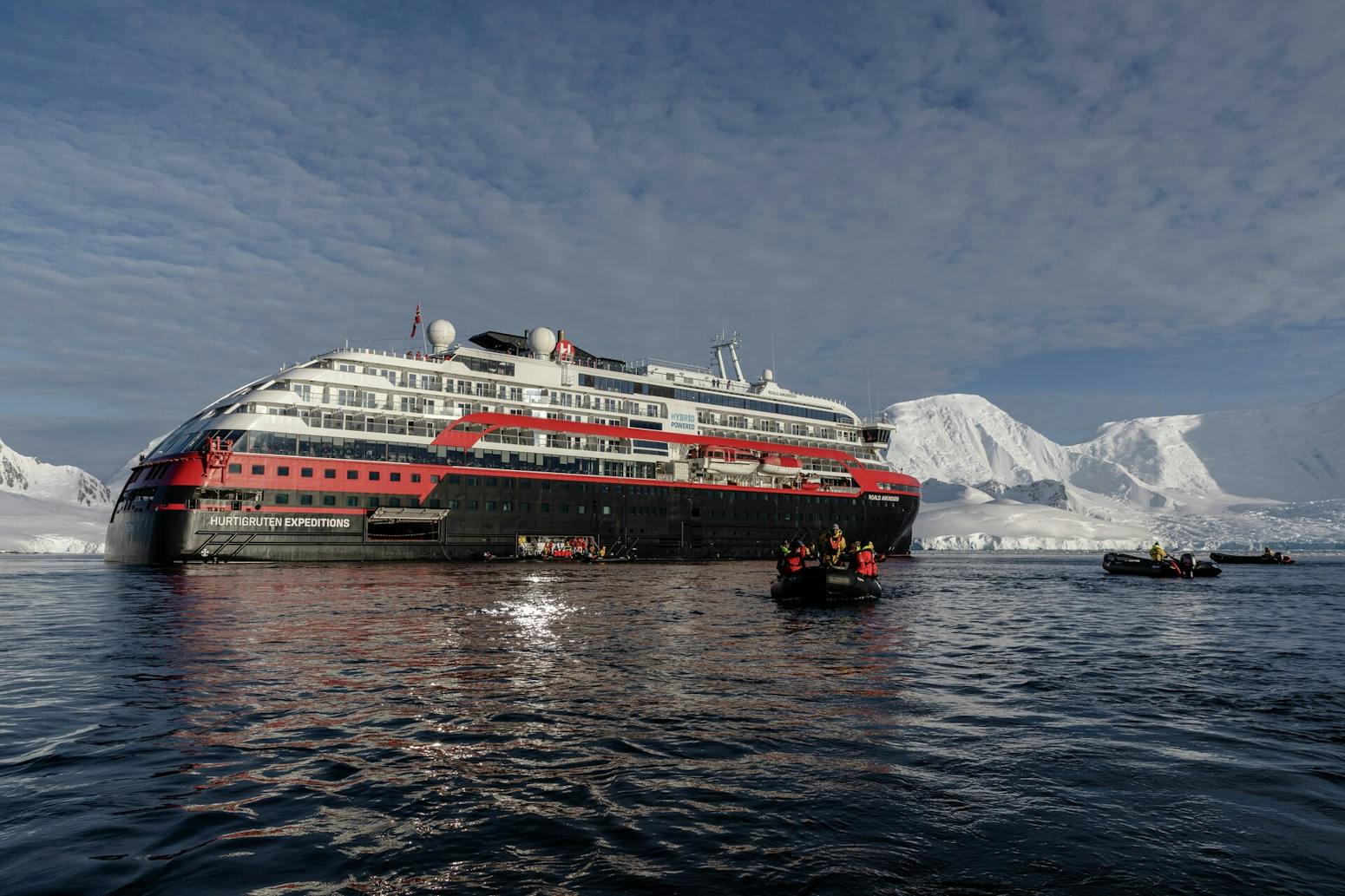 Hurtigruten Expeditions MS Roald Amundsen