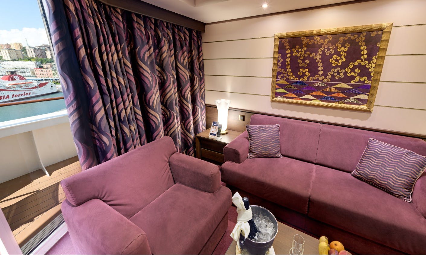 MSC Fantasia - MSC Cruises - Yacht Club Royal Suite
