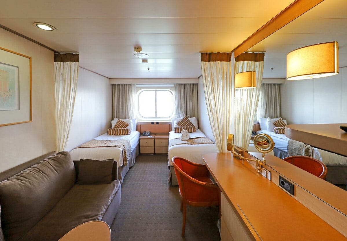 Vasco da Gama - Nicko Cruises Hochsee - 2-Bett Außenkabine mit Fenster vorn/achtern Deck 6 (06)