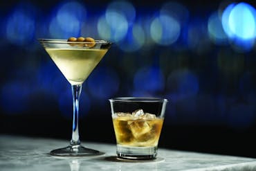 Shaker’s Cocktail Bar