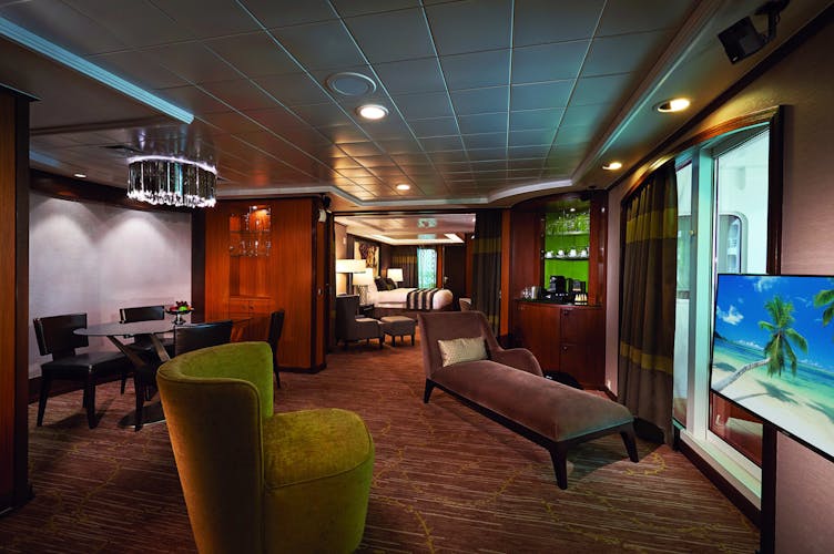 Norwegian Jade - Norwegian Cruise Line - The Haven Owner's Suite mit großem Balkon