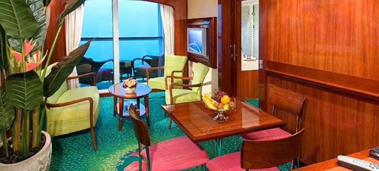 Norwegian Jewel - Norwegian Cruise Line - The Haven Coutyard Penthouse