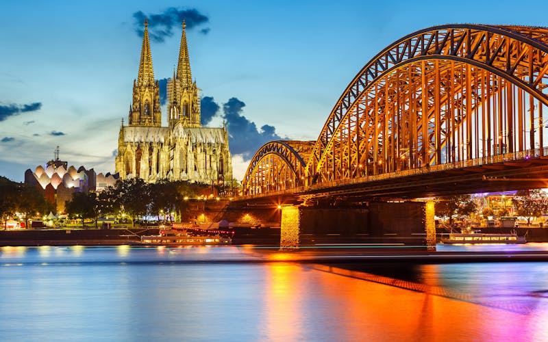 Blick auf den Kölner Dom, den Rhein und die Hohenzollernbrücke
