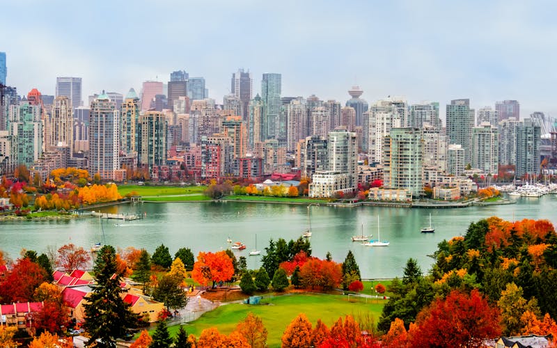 Vancouver Skyline im Indian Summer