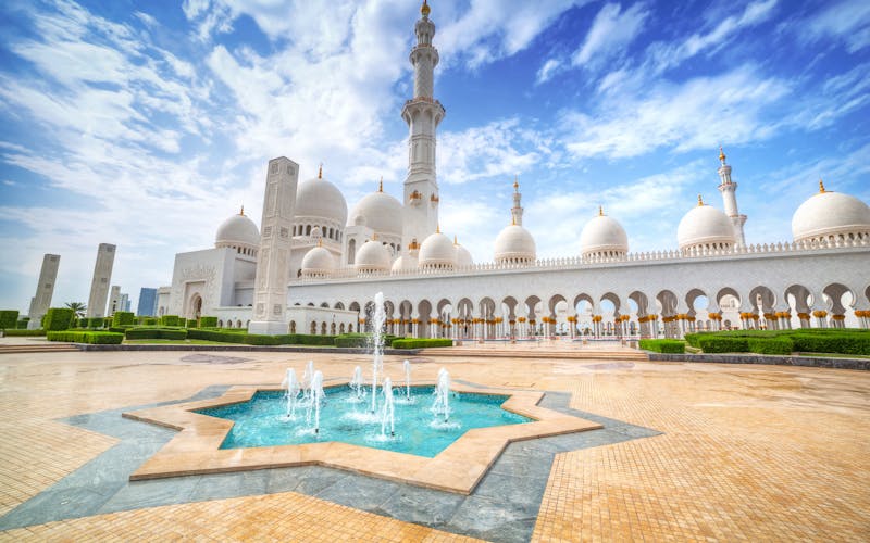 Die Sheikh Zayed Moschee in Abu Dhabi