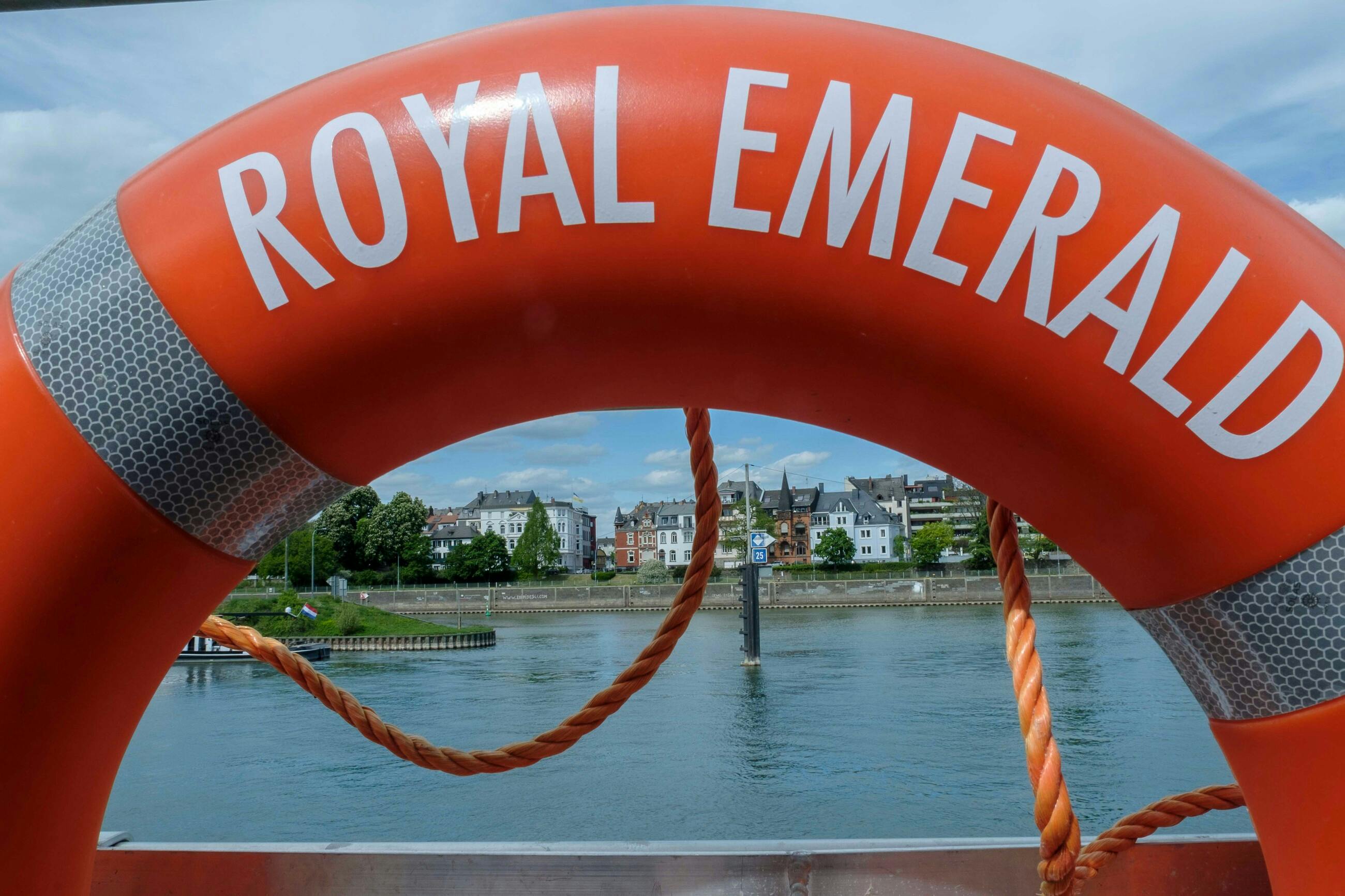 MS Royal Emerald - 1AVista - MS Royal Emerald
