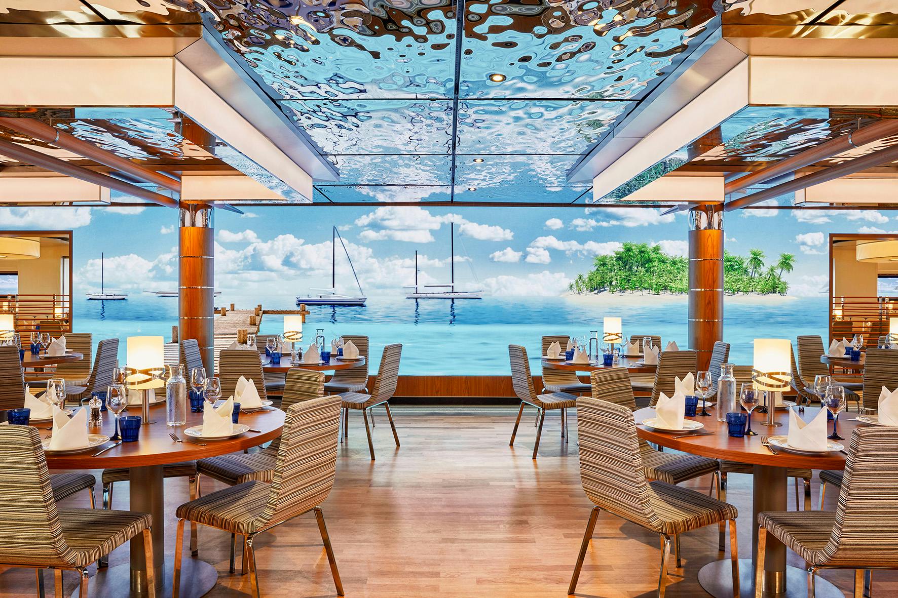 AIDacosma AIDAnova Yacht Club Restaurant