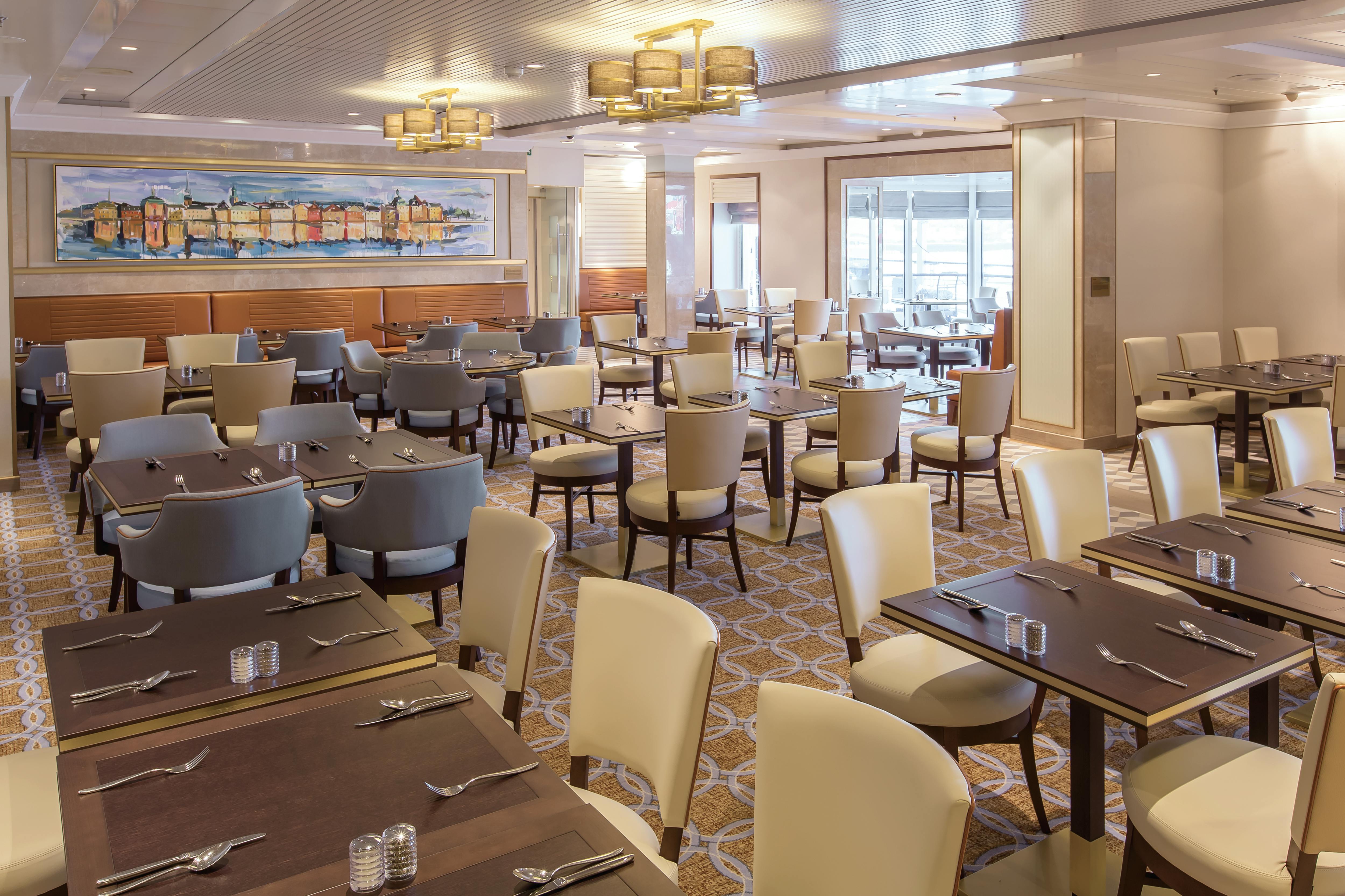 Queen Mary 2 Kings Court Dining
