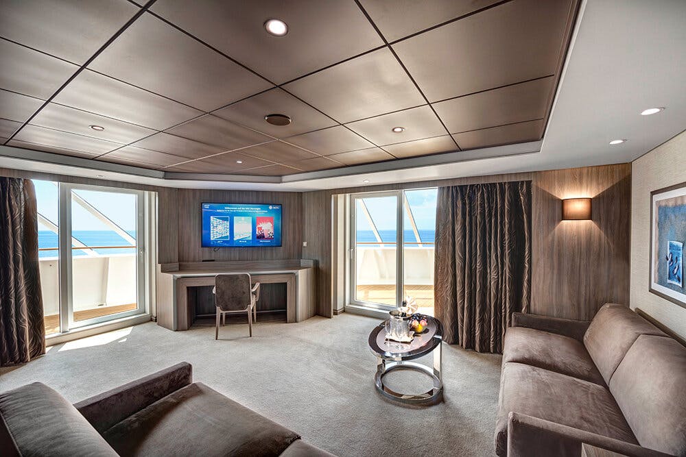 MSC Meraviglia - MSC Cruises - MSC Yacht Club Royal Suite (YC3)