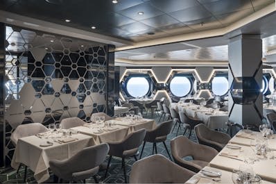 MSC World Europa, Esagono/Hexagon Restaurant