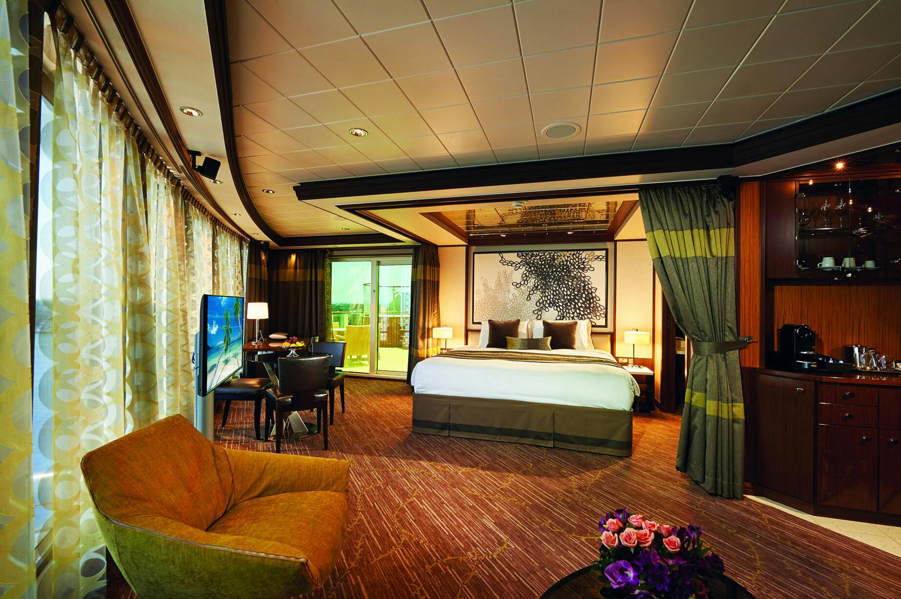 Norwegian Jade - Norwegian Cruise Line - The Haven Deluxe Owner's Suite mit großem Balkon