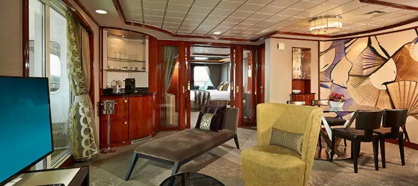 Norwegian Star - Norwegian Cruise Line - Owner's Suite