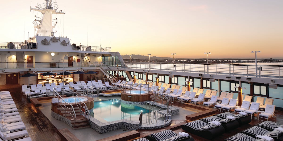 MS Insignia Pooldeck