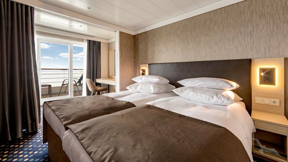 MS Amera - Phoenix Seereisen - 2-Bett-Suite mit Balkon Panoramadeck (buchb. 2-3) *GOLD* (V3)
