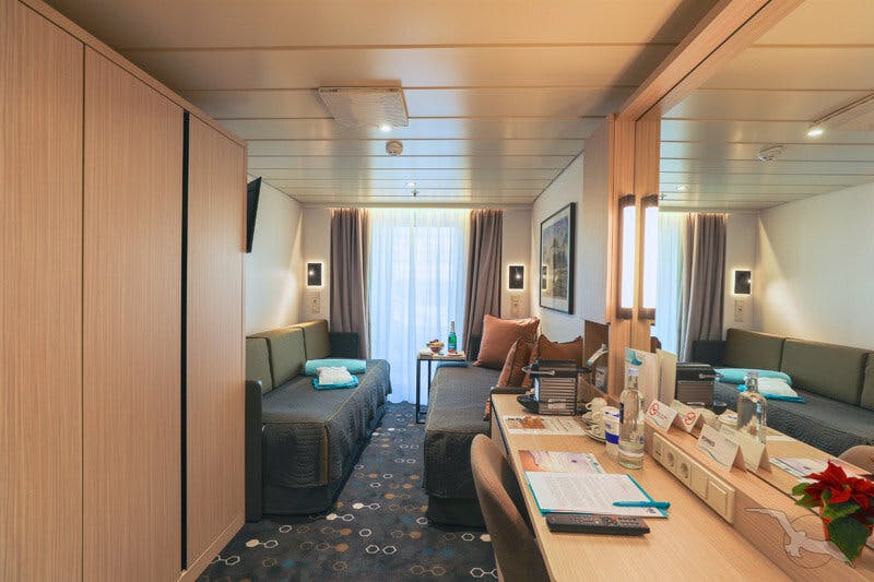MS Artania - Phoenix Seereisen - 2-Bett-Superior mit Balkon Oriondeck *SILBER* (P2)