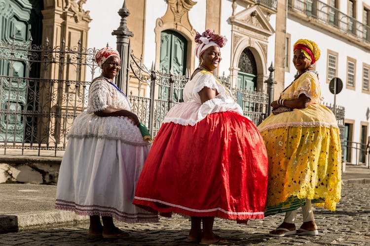 Drei Frauen in Salvador de Bahia, Brasilien
