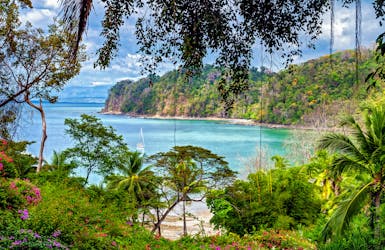 Blick auf eine Bucht in Costa Rica