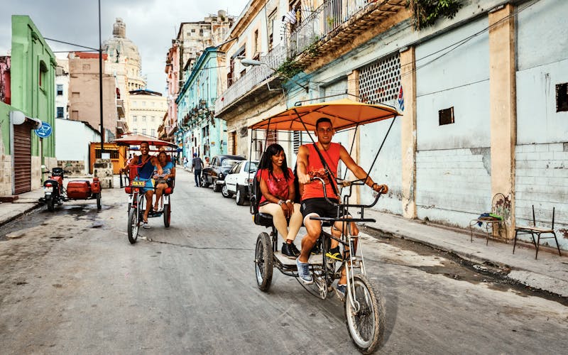 Q:\Destinationen\Kuba\Havanna\Bici-Taxi_Havanna_AdobeStock_101029333©Ingo Bartussek.jpeg