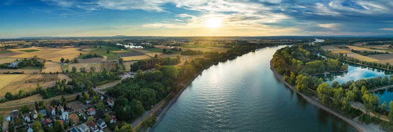 Der Rhein zwischen Mainz und Worms