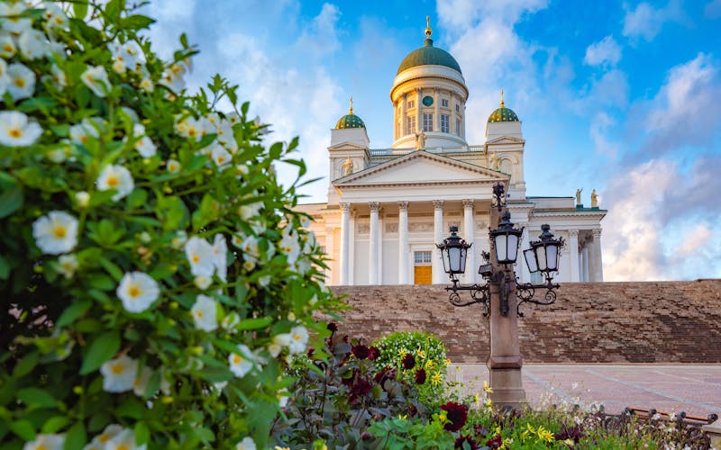 Dom von Helsinki im Sommer