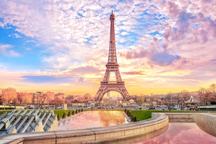 Q:\Destinationen\Frankreich\Paris\Eiffelturm\Paris_AdobeStock_296153501 © Mari79.jpeg