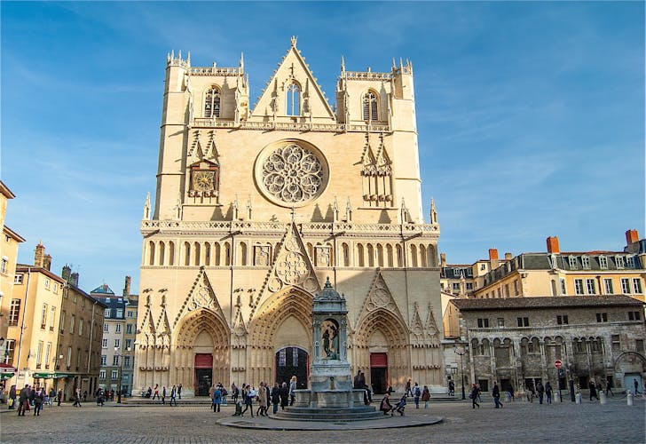 Lyon_Cathédrale Saint-Jean_AdobeStock_39400375 © Alexi Tauzin_abo