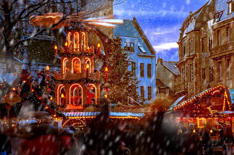 Bonn_Weihnachtsmarkt_AdobeStock_231900340_©Stefan Körber_abo