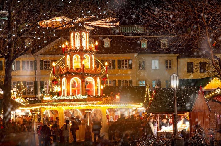 Weihnachtsmarkt Bonn_AdobeStock_231928697@Stefan Körber