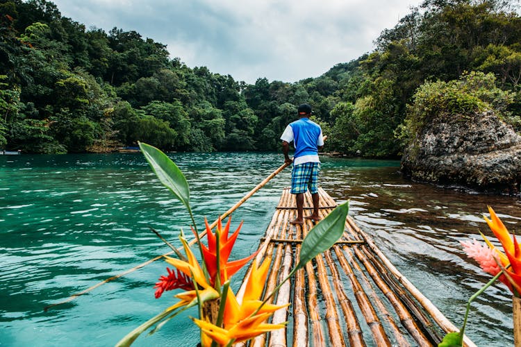 Bambus Fahrt in der Blue Lagoon auf Jamaika 
