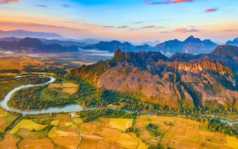 Q:\Destinationen\Laos\Laos Panorama_AdobeStock_185320571©Olga Khoroshunova.jpg