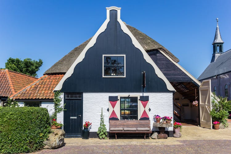 Traditionelles Bauernhaus Oudeschild_Texel_AdobeStock_209026352©venemama