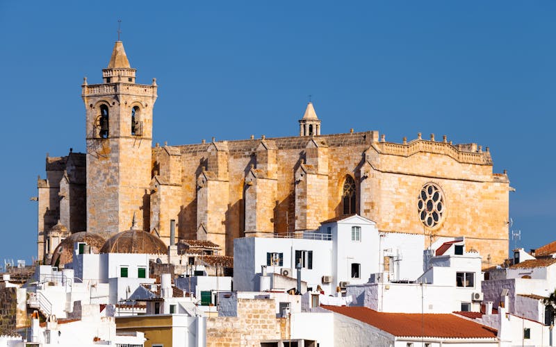 Q:\Destinationen\Spanien\Balearen\Menorca\Menorca_Ciutadella_Kathedrale_AdobeStock_214733107 © pcusine_abo.jpeg