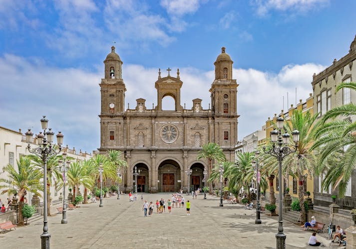 Las Palmas auf Gran Canaria Spanien mit Blick auf die Kathedrale Santa Ana 

