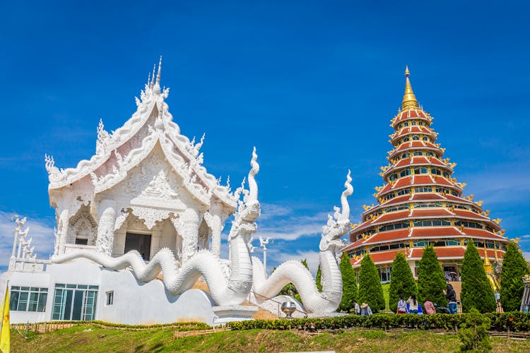 Q:\Destinationen\Thailand\Chiang Rai_Huai Pla Kung Temple_AdobeStock_392177460 © powerbeephoto_abo.jpeg
