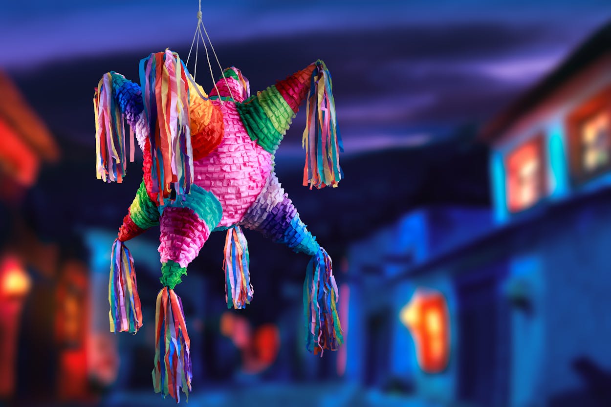 Bunte Piñata, ein traditioneller mexikanischer Brauch