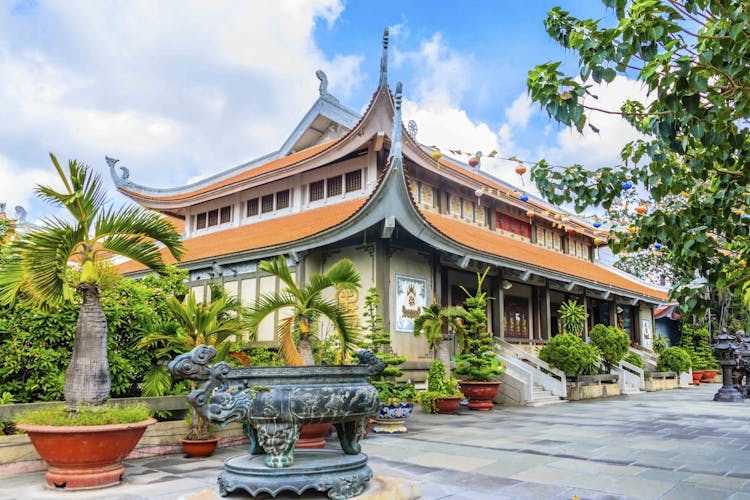 Gebäude im traditionellen vietnamesischen Architekturstil