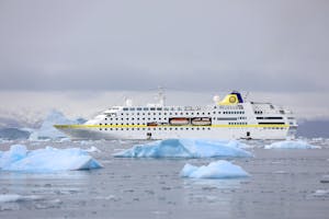 MS Hamburg Spitzbergen Eis